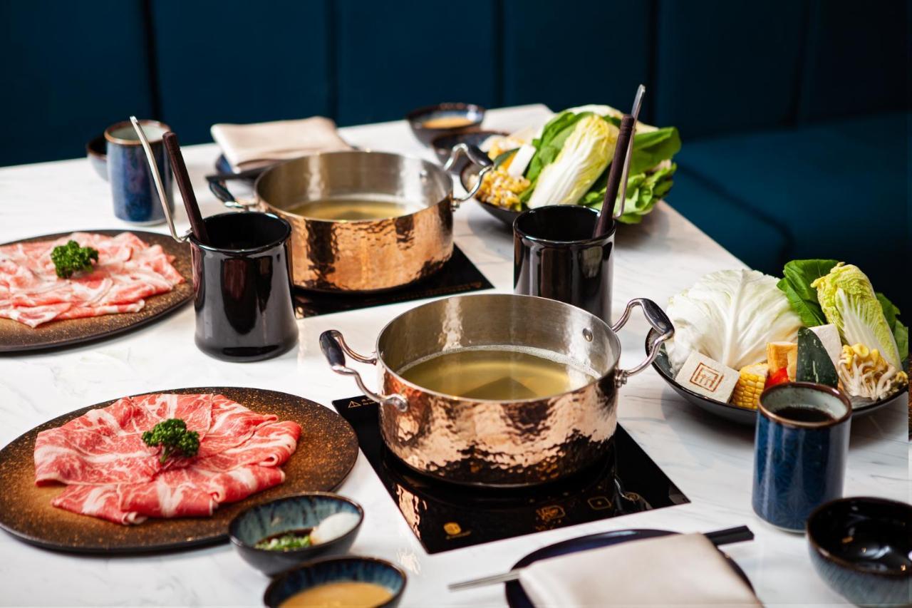Ambassador Hotel Hsinchu מראה חיצוני תמונה A hot pot