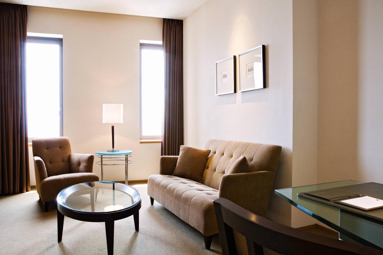 Ambassador Hotel Hsinchu מראה חיצוני תמונה A living room
