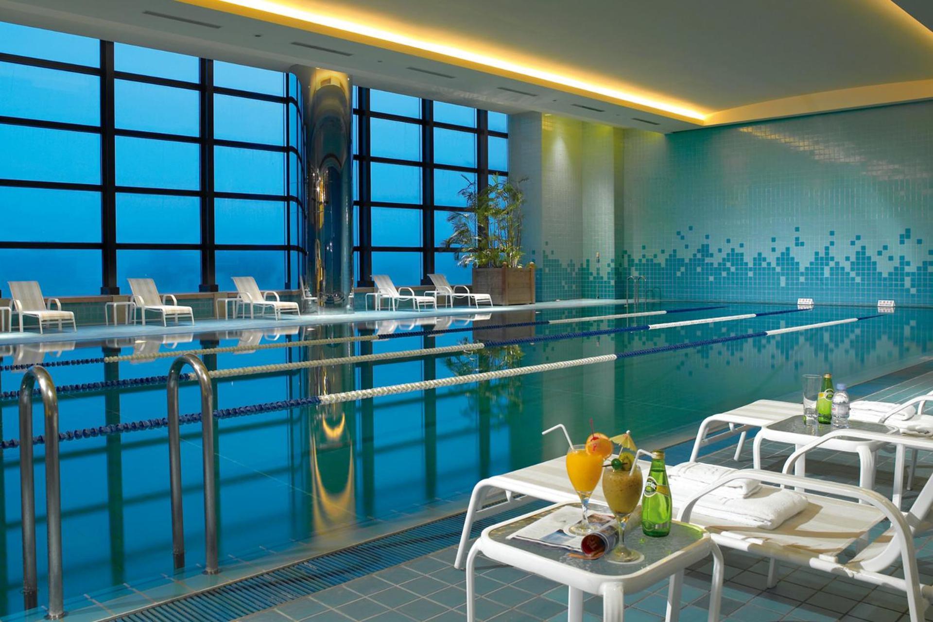 Ambassador Hotel Hsinchu מראה חיצוני תמונה The swimming pool at the hotel