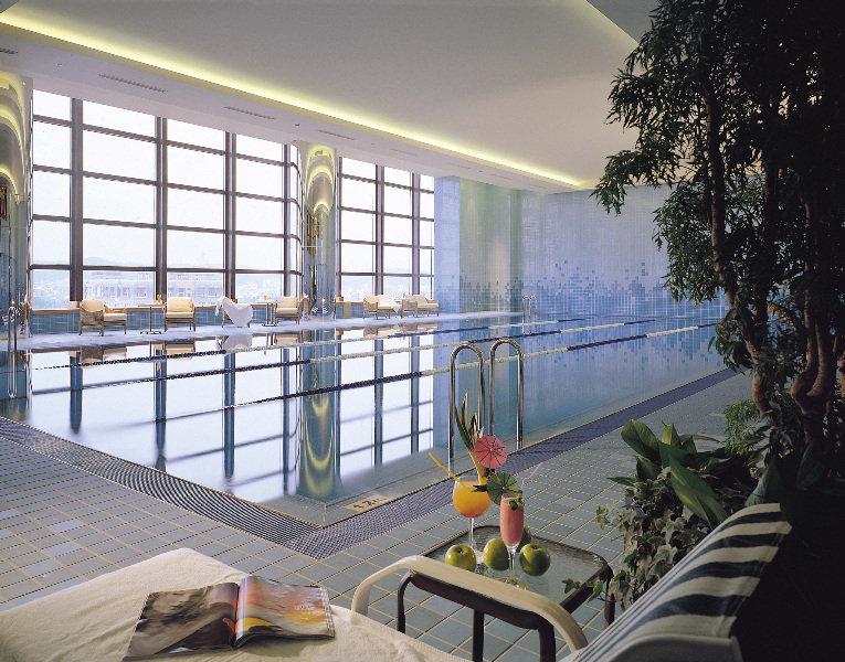 Ambassador Hotel Hsinchu מתקנים תמונה The pool at the Westin Palace, Brussels