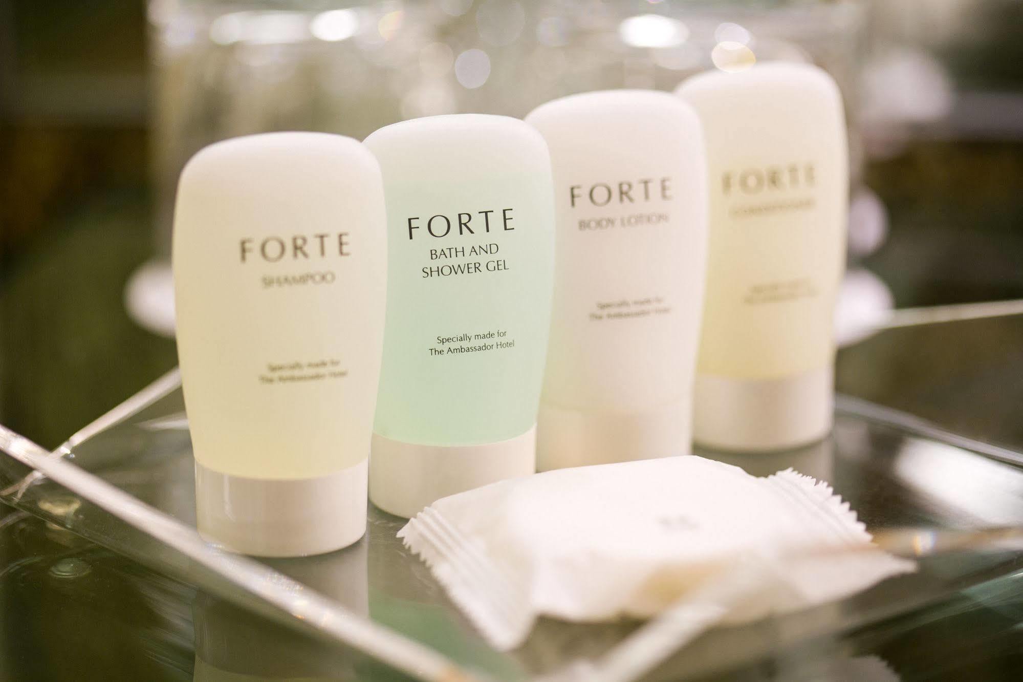 Ambassador Hotel Hsinchu מראה חיצוני תמונה Forte Bath and Shower Gel