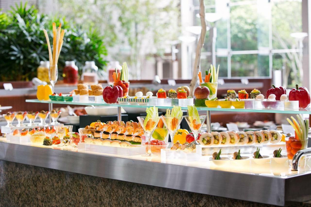 Ambassador Hotel Hsinchu מראה חיצוני תמונה A buffet at a hotel