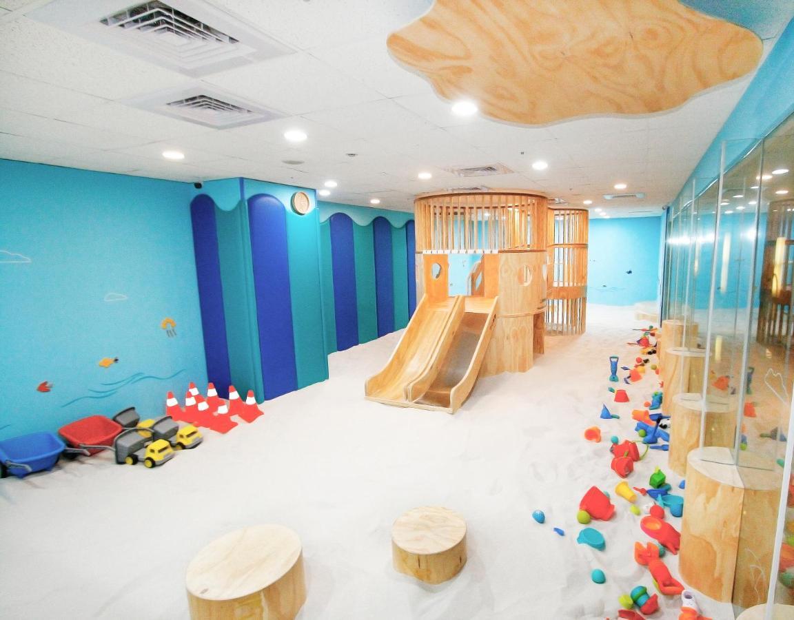Ambassador Hotel Hsinchu מראה חיצוני תמונה The Children's Museum of Oakville